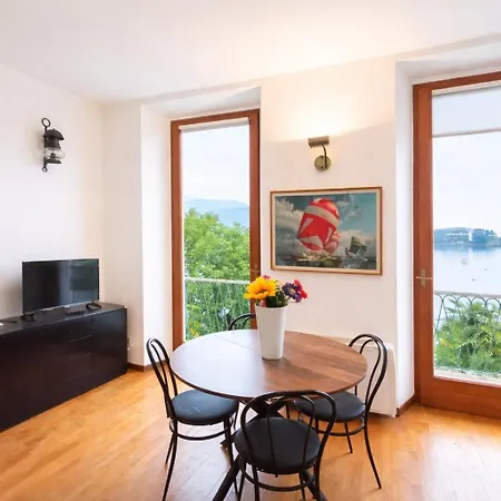 Apartment Bay